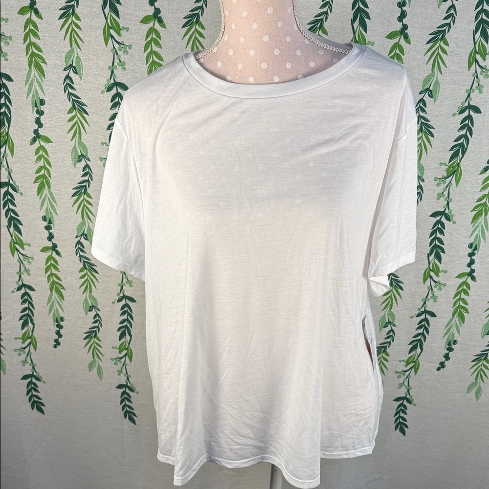 Old Navy Women's Classic White Short Sleeve Tee C2